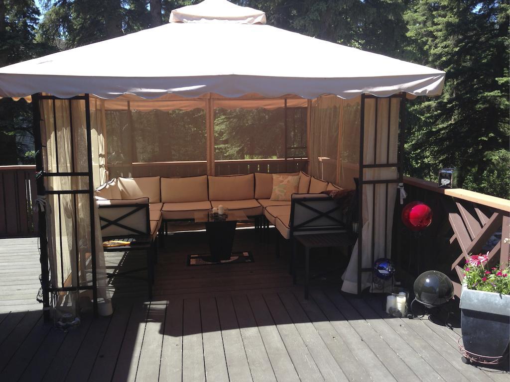 Redwood Meadows Bed And Breakfast Bragg Creek Exterior photo