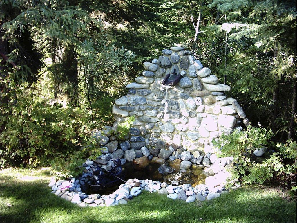 Redwood Meadows Bed And Breakfast Bragg Creek Exterior photo